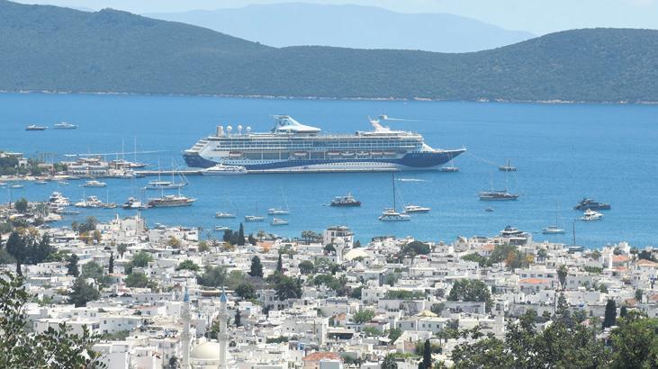 bodrumda-kruvaziyer-bereketi-11-kruvaziyer-ile-20-bin-turist-geldi-UOPnr5DS.jpg