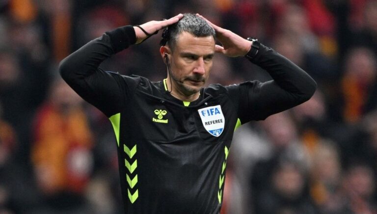super-ligde-derbi-yoneten-hakem-benfica-fenerbahce-macina-atandi-aUXhjfXF.jpg